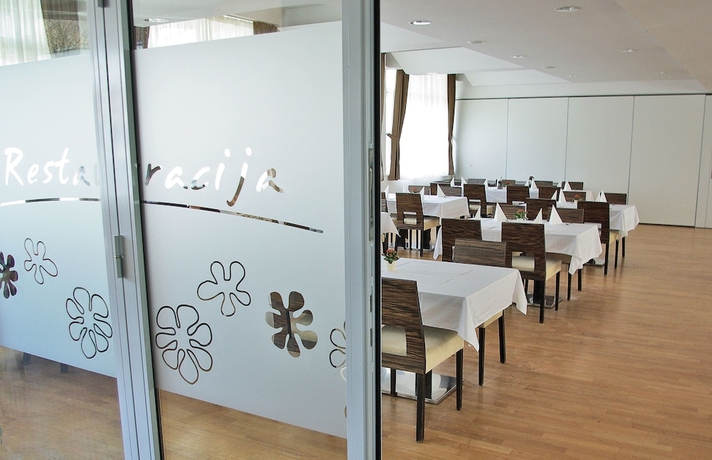 Imagen del bar/restaurante del Hotel Hum Lasko. Foto 5