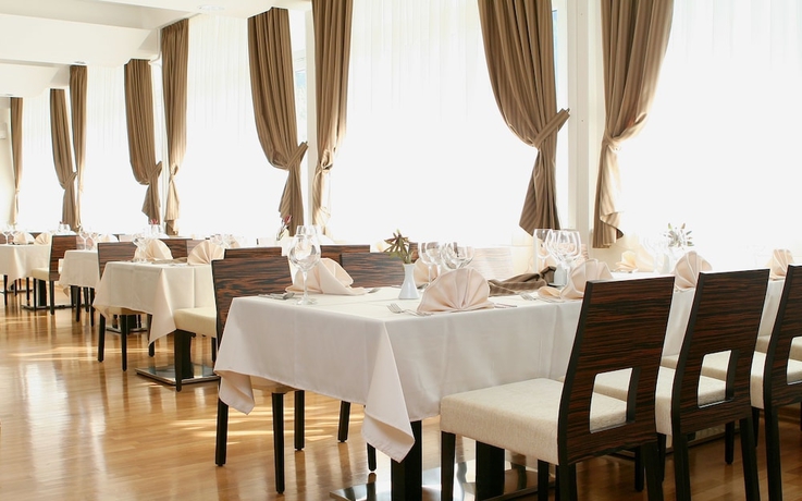 Imagen del bar/restaurante del Hotel Hum Lasko. Foto 8