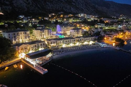 Imagen general del Hotel Huma Kotor Bay and Villas. Foto 3