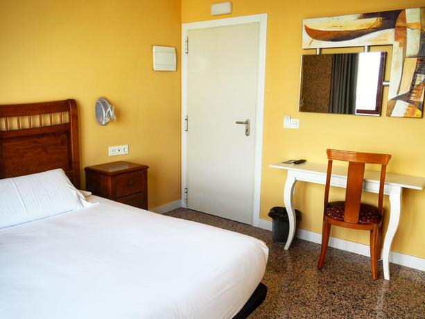 Imagen de la habitación del Hotel Humanes. Foto 10