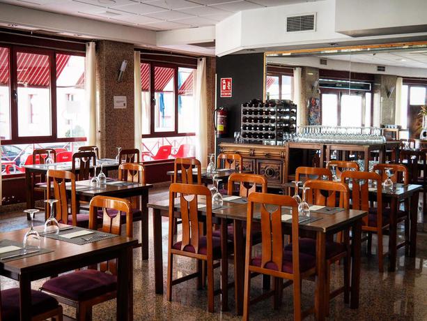 Imagen del bar/restaurante del Hotel Humanes. Foto 2