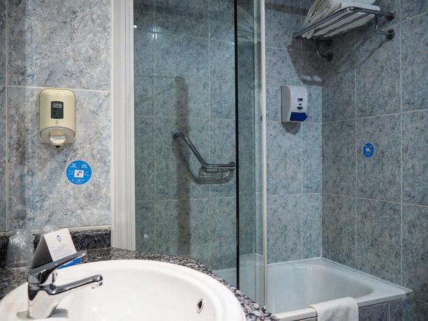 Imagen de la habitación del Hotel Humanes. Foto 17