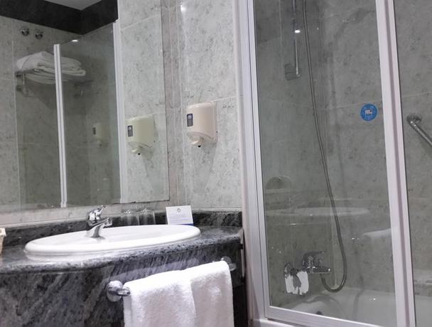 Imagen de la habitación del Hotel Humanes. Foto 18