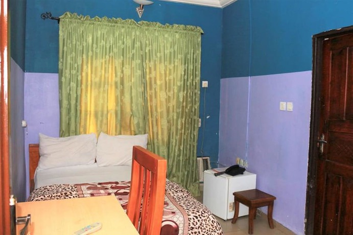 Imagen de la habitación del Hotel Hummer. Foto 13