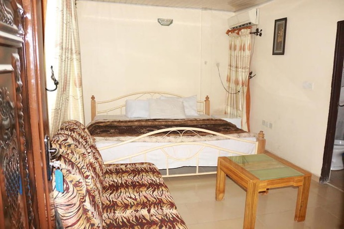 Imagen de la habitación del Hotel Hummer. Foto 15