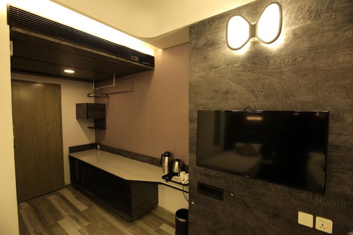 Imagen de la habitación del Hotel Humming Bird and Banquet. Foto 2