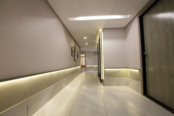 Imagen de los interiores del Hotel Humming Bird and Banquet. Foto 19