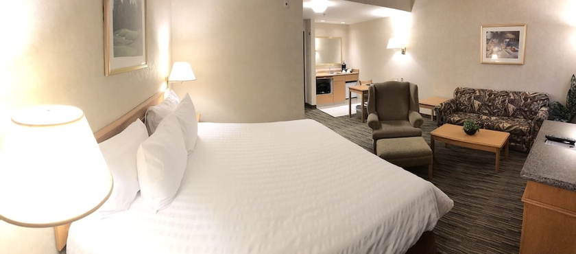 Imagen de la habitación del Hotel Humphry Inn and Suites. Foto 7