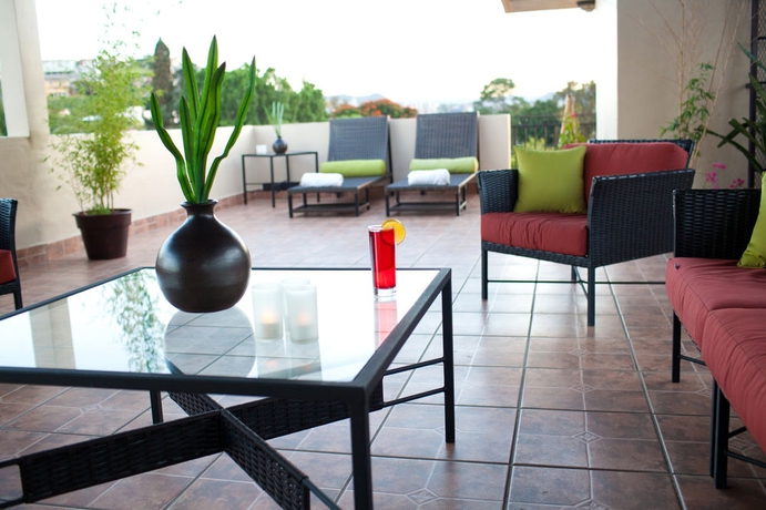 Imagen de los interiores del Hotel Humuya Inn. Foto 4
