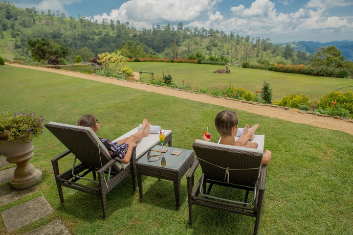 Imagen de los exteriores del Hotel Hunas Falls. Foto 13