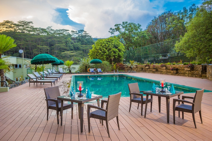 Imagen de la piscina del Hotel Hunas Falls. Foto 15