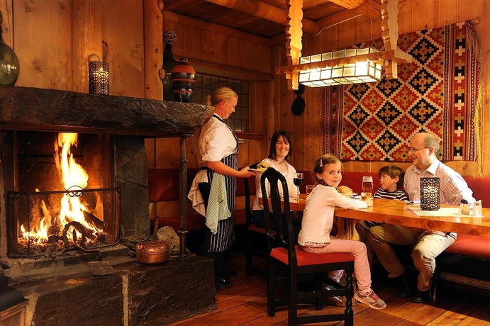 Imagen del bar/restaurante del Hotel Hunderfossen l and Resort Hafjell. Foto 6