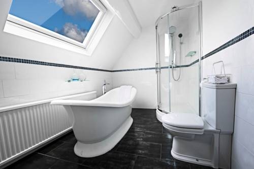 Imagen general del Hotel Hundred House. Foto 7