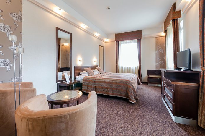 Imagen de la habitación del Hotel Hunguest Apollo. Foto 9