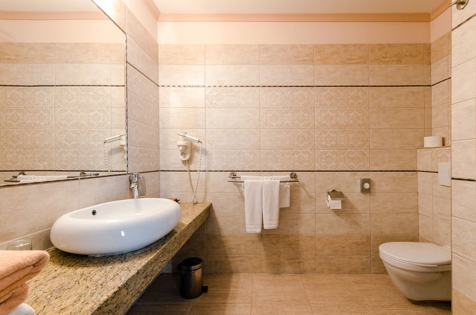 Imagen de la habitación del Hotel Hunguest Apollo. Foto 15