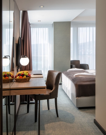 Imagen de la habitación del Hotel Hunguest B&Aacute;L Resort. Foto 3