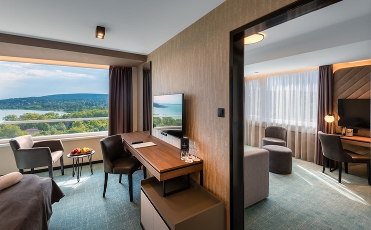 Imagen de la habitación del Hotel Hunguest B&Aacute;L Resort. Foto 8