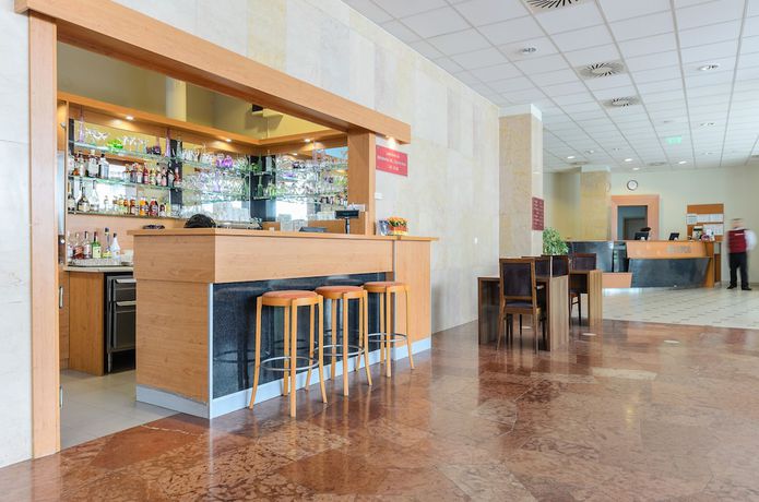 Imagen del bar/restaurante del Hotel Hunguest Beke. Foto 2