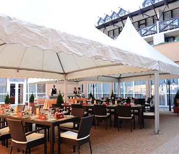 Imagen de la piscina del Hotel Hunguest Flora. Foto 14