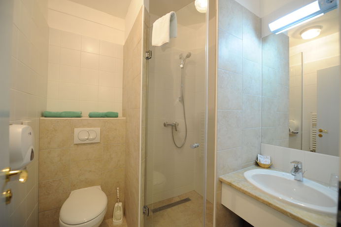 Imagen del bar/restaurante del Hotel Hunguest Flora. Foto 7