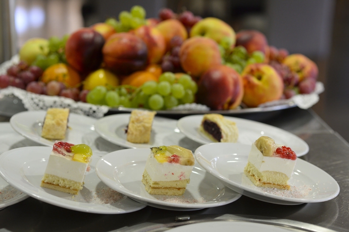 Imagen del bar/restaurante del Hotel Hunguest Gyula. Foto 6