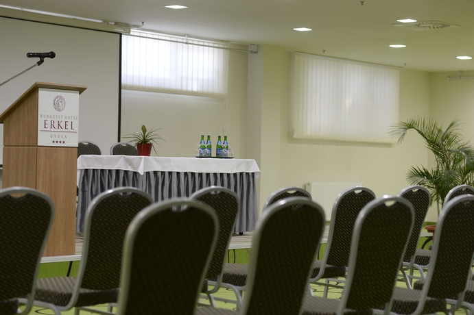 Imagen de los interiores del Hotel Hunguest Gyula. Foto 11