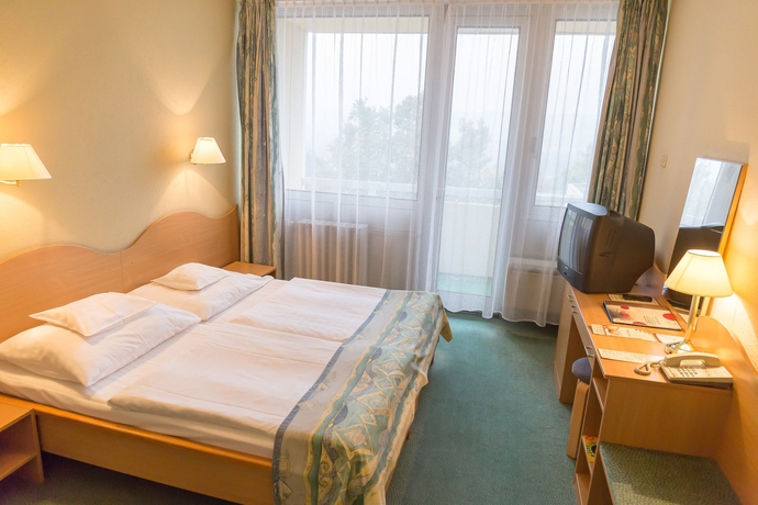 Imagen de la habitación del Hotel Hunguest Helios. Foto 8