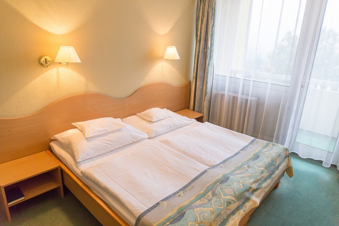 Imagen de la habitación del Hotel Hunguest Helios. Foto 9