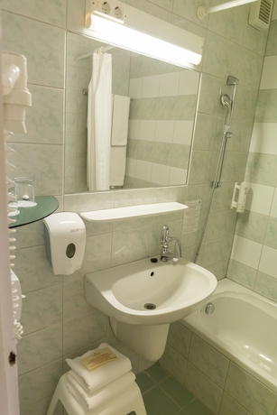Imagen de la habitación del Hotel Hunguest Helios. Foto 12