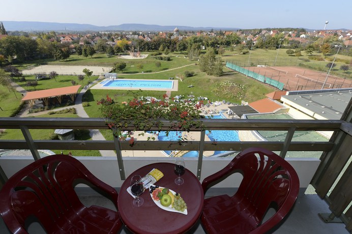 Imagen de la habitación del Hotel Hunguest Pelion. Foto 9