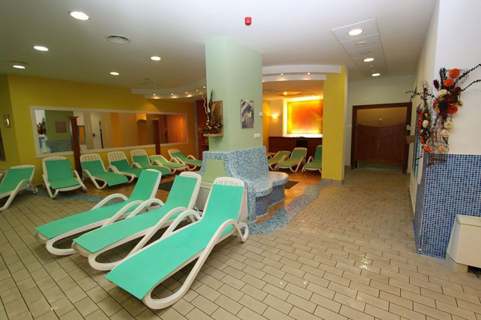 Imagen del bar/restaurante del Hotel Hunguest R&eacute;pce Gold. Foto 6