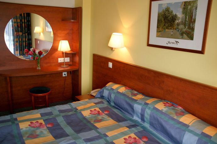 Imagen de la habitación del Hotel Hunguest R&eacute;pce Gold. Foto 11