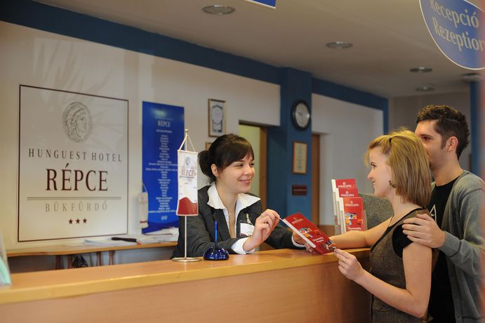 Imagen de la piscina del Hotel Hunguest Repce. Foto 12