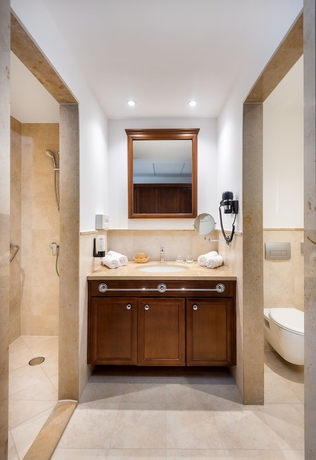 Imagen de la habitación del Hotel Hunguest Saliris. Foto 10