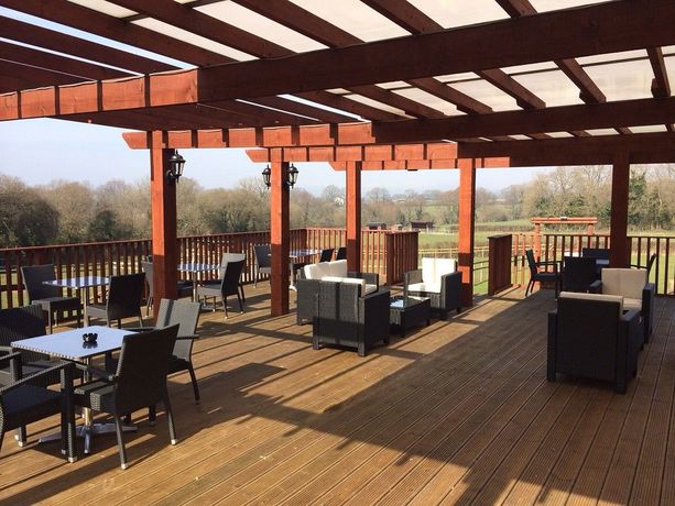 Imagen del bar/restaurante del Hotel Hunters Lodge Inn. Foto 3