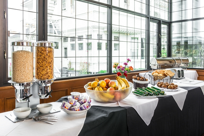 Imagen del bar/restaurante del Hotel Huntingdon Hotel and Suites. Foto 4