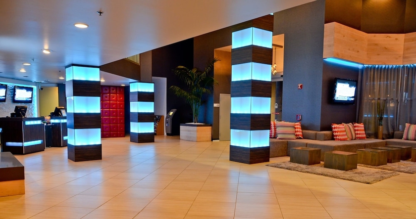 Imagen de los interiores del Hotel Huntington Beach. Foto 10