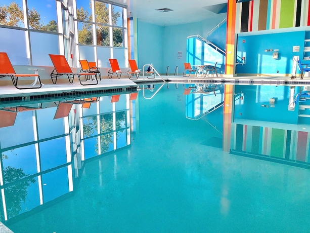 Imagen de la piscina del Hotel Huntington Beach. Foto 18