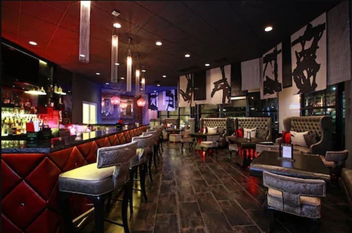 Imagen del bar/restaurante del Hotel Huntington Beach. Foto 2