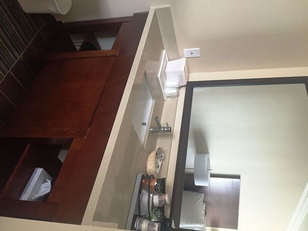 Imagen de la habitación del Hotel Huntington Beach Inn. Foto 9