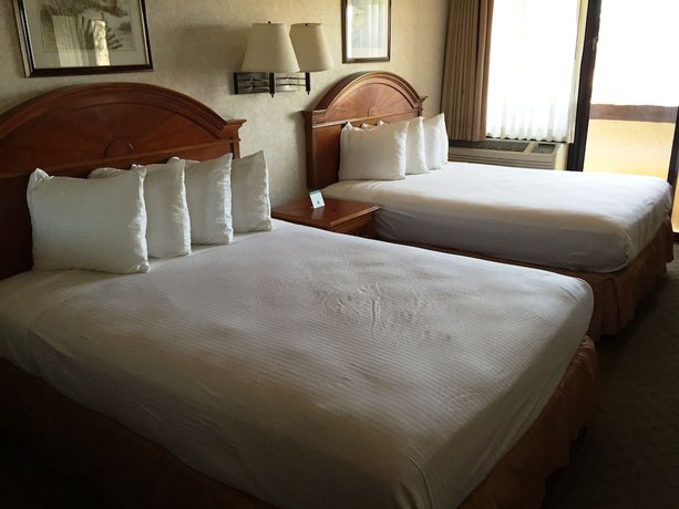 Imagen de la habitación del Hotel Huntington Beach Inn. Foto 18