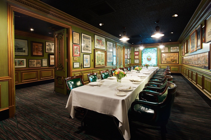 Imagen de los interiores del Hotel Huntington. Foto 7