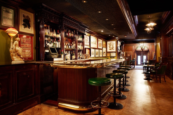 Imagen del bar/restaurante del Hotel Huntington. Foto 2