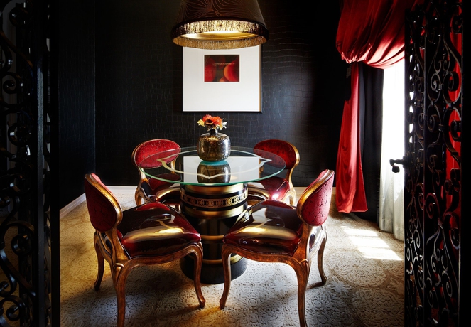 Imagen de los interiores del Hotel Huntington. Foto 14