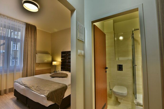 Imagen de la habitación del Hotel Hunyadi, Gyor. Foto 19