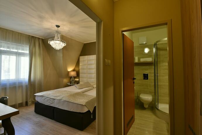 Imagen de la habitación del Hotel Hunyadi, Gyor. Foto 20