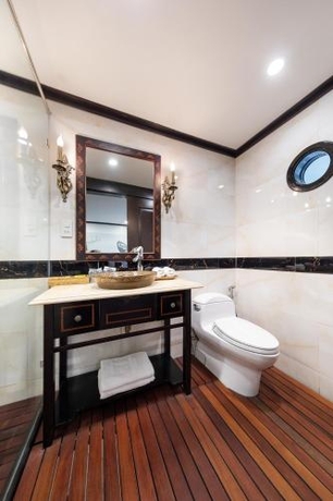 Imagen de la habitación del Hotel Huong Hai Sealife Cruise. Foto 6
