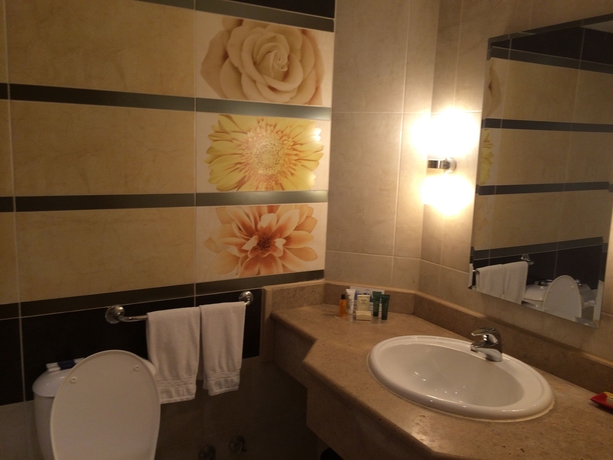 Imagen de la habitación del Hotel Hurghada Long Beach Resort. Foto 7