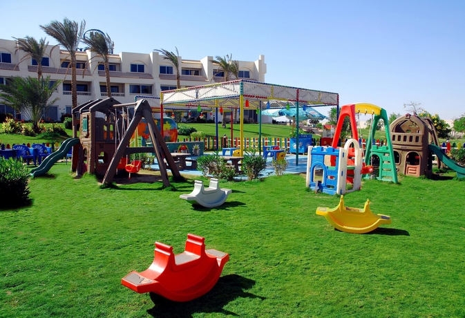 Imagen de los exteriores del Hotel Hurghada Long Beach Resort. Foto 12