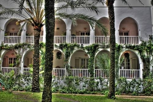 Imagen de los exteriores del Hotel Hurricane. Foto 13